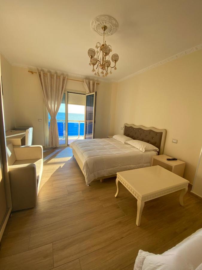 Hotel 3 Vellezerit Durrës Buitenkant foto