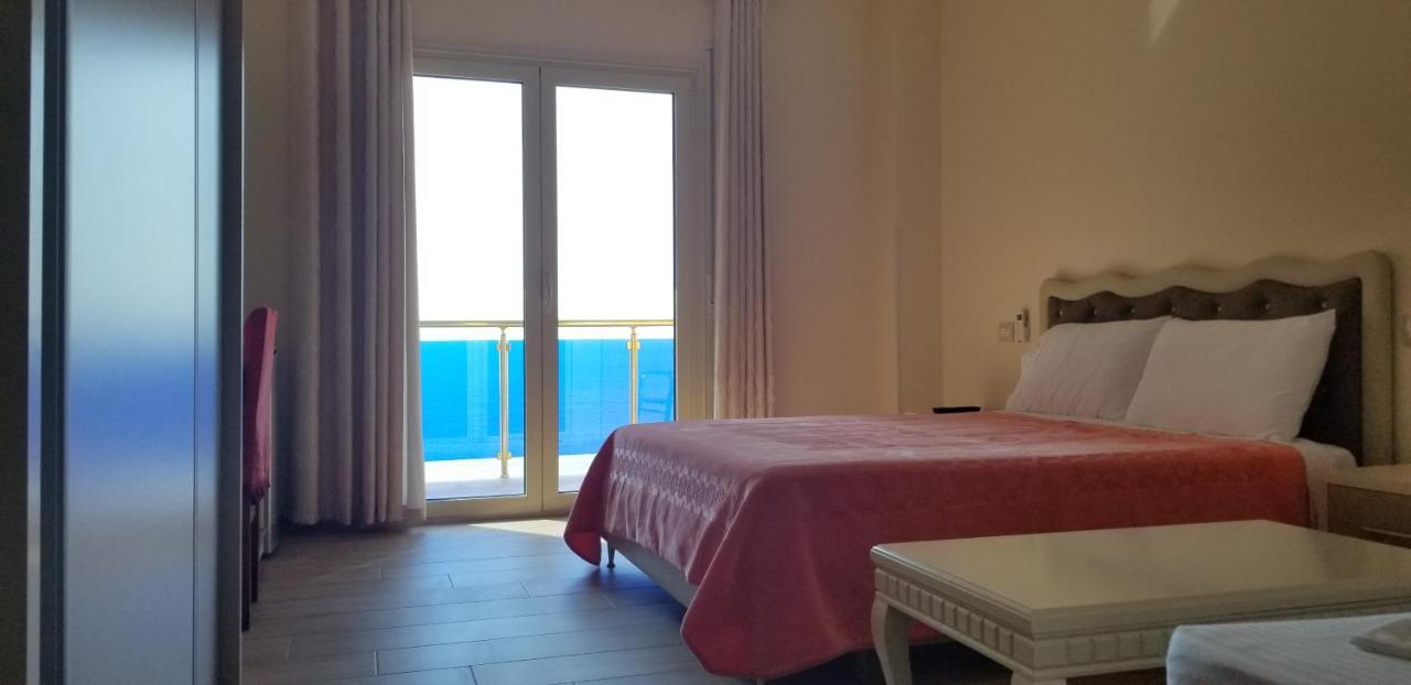 Hotel 3 Vellezerit Durrës Buitenkant foto