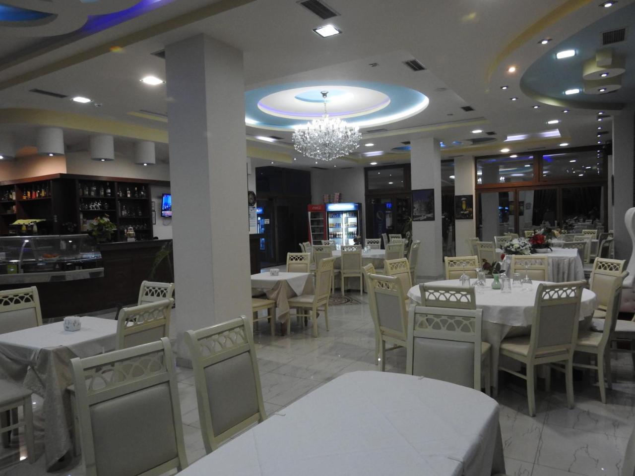 Hotel 3 Vellezerit Durrës Buitenkant foto